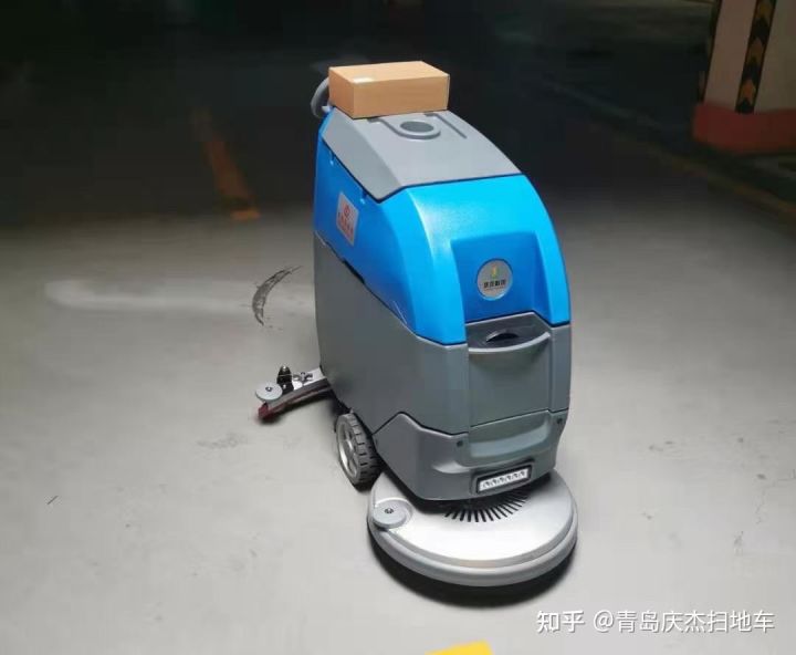 為什么很多人購買二手洗地機(jī)?選擇二手洗地機(jī)注意什么?(圖1) 為什么很多人購買二手洗地機(jī)?選擇二手洗地機(jī)注意什么?(圖1)