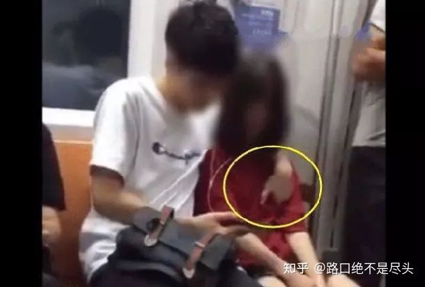 溫州星巴克上演精彩一幕，不雅行為被“現場直播”：別把不要臉，當成性解放！(圖7)