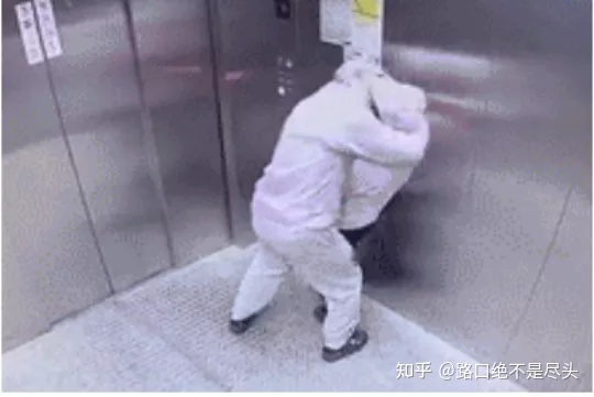 溫州星巴克上演精彩一幕，不雅行為被“現場直播”：別把不要臉，當成性解放！(圖5)