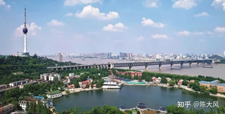 湖北省公務(wù)員工資待遇收入2021年真實揭秘！武漢市公務(wù)員工資、黃石市公務(wù)員工資、十堰市公務(wù)員工資、宜昌市公務(wù)員工資、襄陽市、鄂州市、荊門市、孝感市、荊州市、黃岡市、咸寧市、隨州市、恩施土家族苗族自治州(圖6)