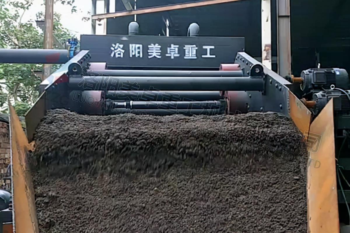 怎么解決螺旋洗砂機出砂帶水？(圖1)