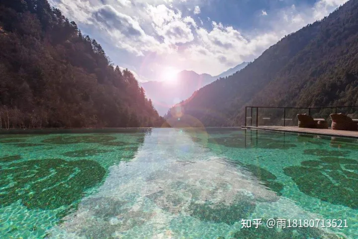【收藏】四川溫泉旅游大全，四川十大溫泉，四川泡溫泉去哪里？四川溫泉度假村有哪些？四川冬季泡溫泉的好去處好地方在哪里？泡溫泉的注意事項(xiàng)有哪些？(圖3)