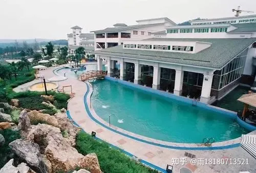 【收藏】四川溫泉旅游大全，四川十大溫泉，四川泡溫泉去哪里？四川溫泉度假村有哪些？四川冬季泡溫泉的好去處好地方在哪里？泡溫泉的注意事項(xiàng)有哪些？(圖4)