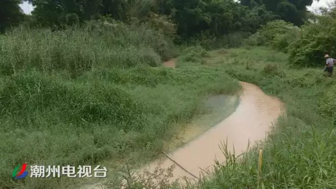 潮州鐵鋪溪流發(fā)黃淤泥堆積,都是洗砂場(chǎng)惹的禍(圖1)