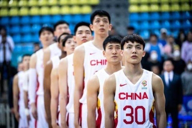 郭昊文正式加入中國男籃！后衛線面臨洗牌，杜鋒或拿三少開刀(圖2)