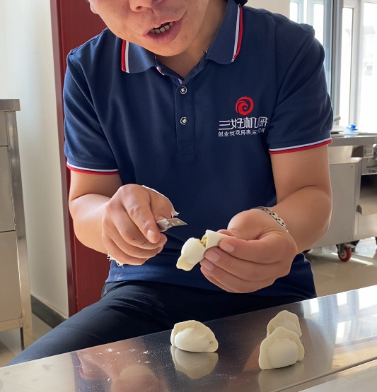 想做餃子加工廠，應該怎么選擇餃子機相關設備？(圖3)