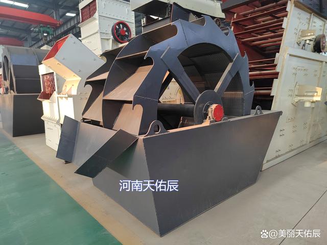 水洗砂設(shè)備輪斗洗砂機洗沙機多少錢一臺雙葉輪洗沙機器價格(圖1) 水洗砂設(shè)備輪斗洗砂機洗沙機多少錢一臺雙葉輪洗沙機器價格(圖1)