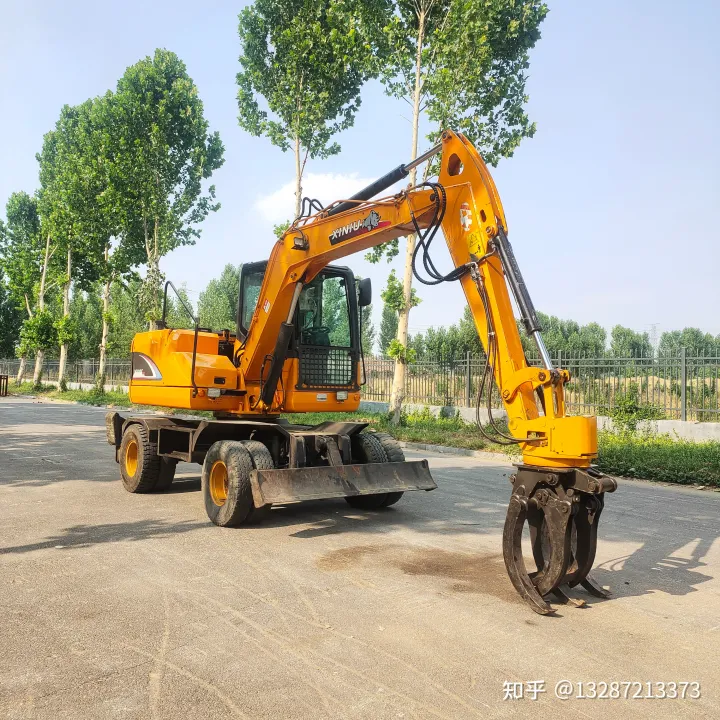 犀牛85型號二手輪式抓木機(jī)圖片旋轉(zhuǎn)裝載機(jī)炮頭機(jī)棉花夾抓按樹抓樹根挖挖機(jī)抓竹子便宜抓垃圾個(gè)人一手抓石頭抓棉花抓秸稈抓鋼機(jī)圖片抓草垛抓顆粒設(shè)備(圖1) 犀牛85型號二手輪式抓木機(jī)圖片旋轉(zhuǎn)裝載機(jī)炮頭機(jī)棉花夾抓按樹抓樹根挖挖機(jī)抓竹子便宜抓垃圾個(gè)人一手抓石頭抓棉花抓秸稈抓鋼機(jī)圖片抓草垛抓顆粒設(shè)備(圖1)