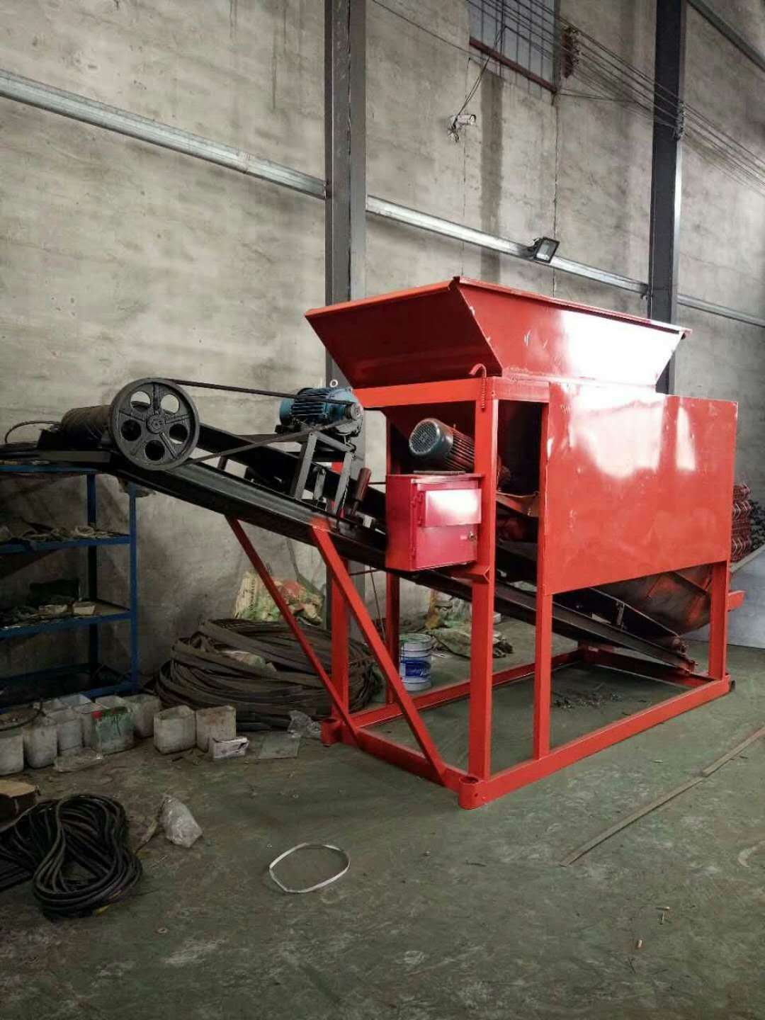 為啥20型篩沙機用的人相對多一些,價格便宜,產量也不低(圖2) 為啥20型篩沙機用的人相對多一些,價格便宜,產量也不低(圖2)