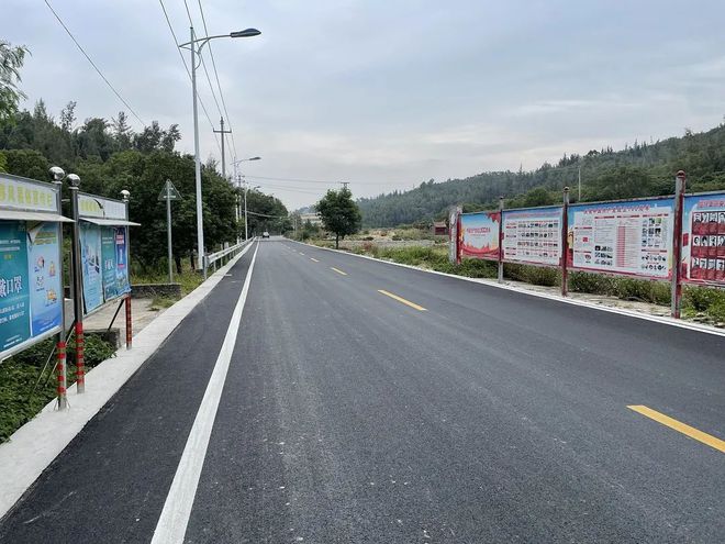 投資250多萬元！惠安這個(gè)村：鄉(xiāng)村道路“白改黑”鄉(xiāng)村振興“添新顏”(圖3)