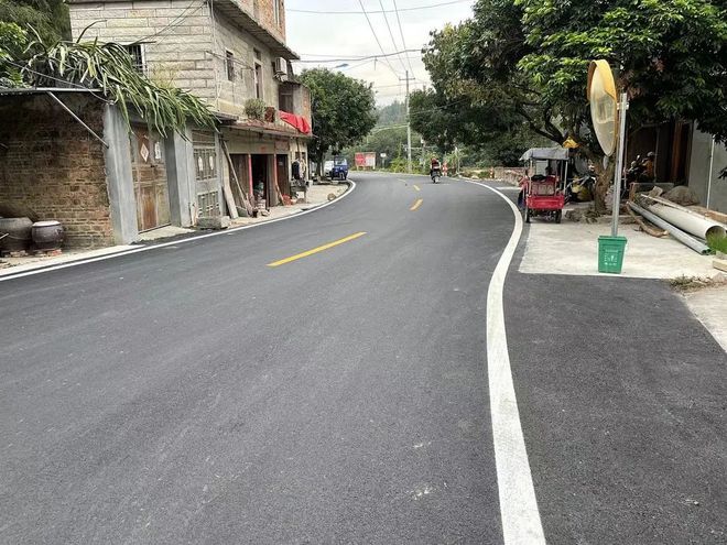 投資250多萬元！惠安這個(gè)村：鄉(xiāng)村道路“白改黑”鄉(xiāng)村振興“添新顏”(圖5)