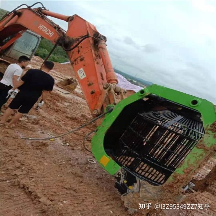 液壓滾筒篩分斗挖機(jī)滾筒篩分斗挖機(jī)洗沙斗水洗沙篩分斗(圖2) 液壓滾筒篩分斗挖機(jī)滾筒篩分斗挖機(jī)洗沙斗水洗沙篩分斗(圖2)