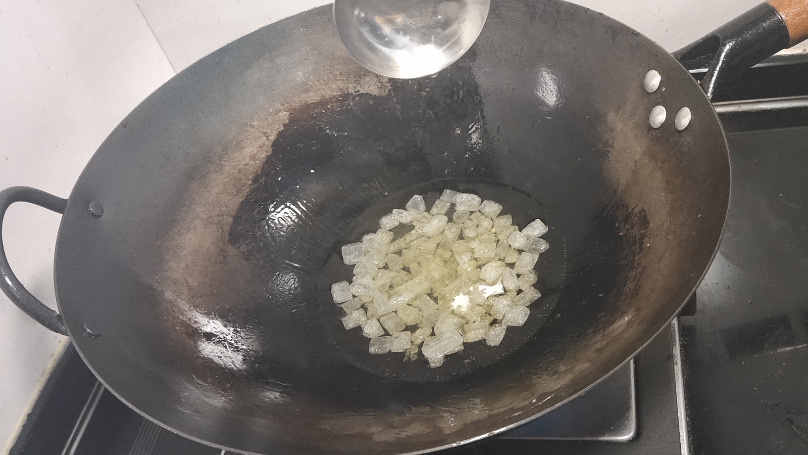 用冰糖還是白砂糖？油炒還是水炒？是否需要焯水？(圖9)